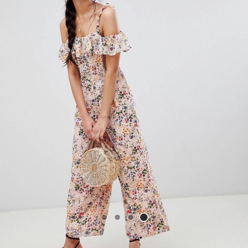 Glamorous jumpsuit with ruffle layer in floral
